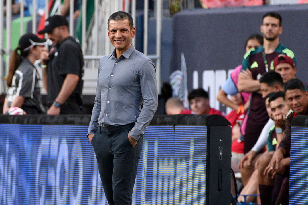 Fotografía de archivo del seleccionador de México Jaime Lozano durante un partido amistoso internacional entre las selecciones nacionales de México y Uruguay en el estadio Empower Field en Mile High en Denver (EE.UU.). Imagen de archivo. EFE/ Todd Pierson