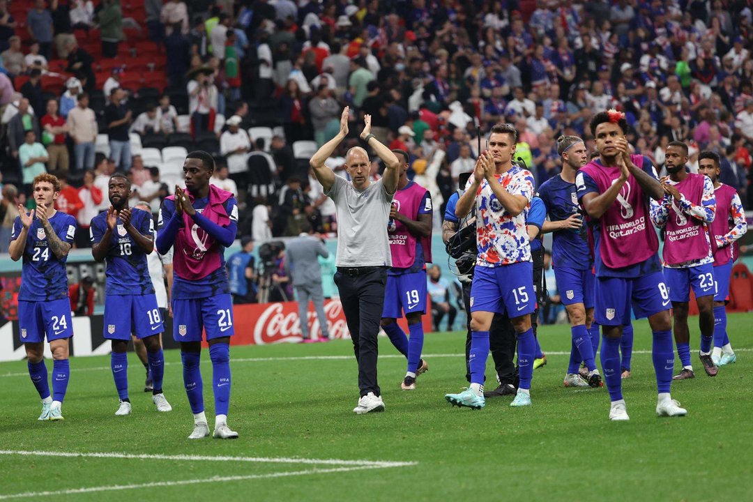 Imagen de archivo del entrenador Gregg Berhalter (C) de EE. UU. EFE/EPA/Ali Haider