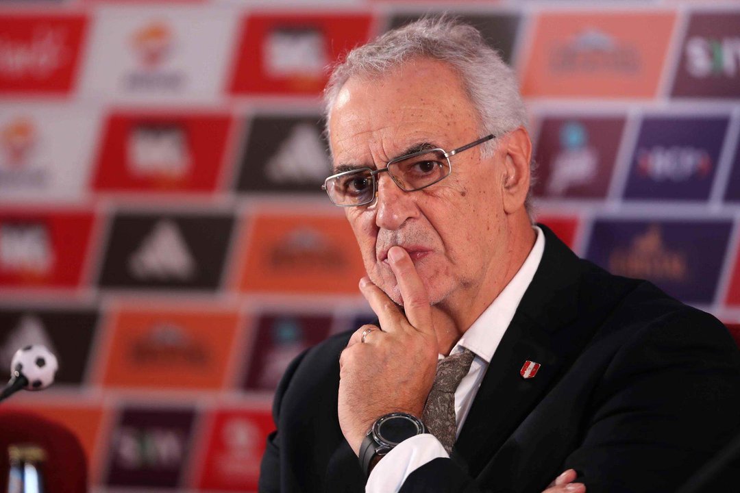 Fotografía de archivo del uruguayo Jorge Fossati, seleccionador de Perú. EFE/Paolo Aguilar