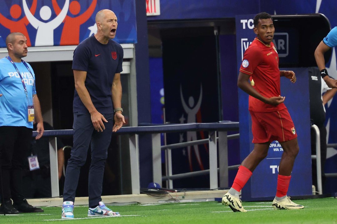 El entrenador principal de Estados Unidos Gregg Berhalter (i). EFE/EPA/KEVIN JAIRAJ