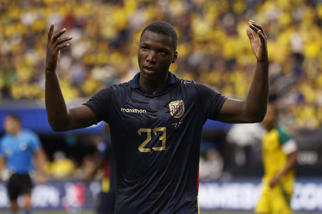 El centrocampista ecuatoriano Moisés Caicedo fue registrado el pasado 26 de junio, durante un partido del grupo B de la Copa América 2024 contra Jamaica, en el estadio Allegiant de Las Vegas (Nevada, EE.UU.). EFE/Caroline Brfehman