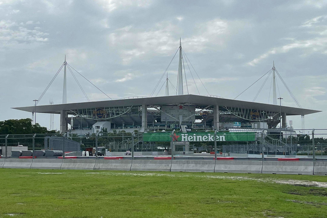 Fotografía del Hard Rock Stadium, el hogar de los Miami Dolphins de la NFL, en Miami (Fl, EE.UU.). EFE/ David Villafranca