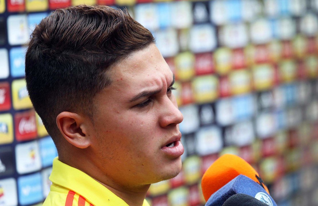 Fotografía de archivo en la que se registró al centrocampista colombiano Juan Fernando Quintero, durante una rueda de prensa. EFE/Matteo Bazzi